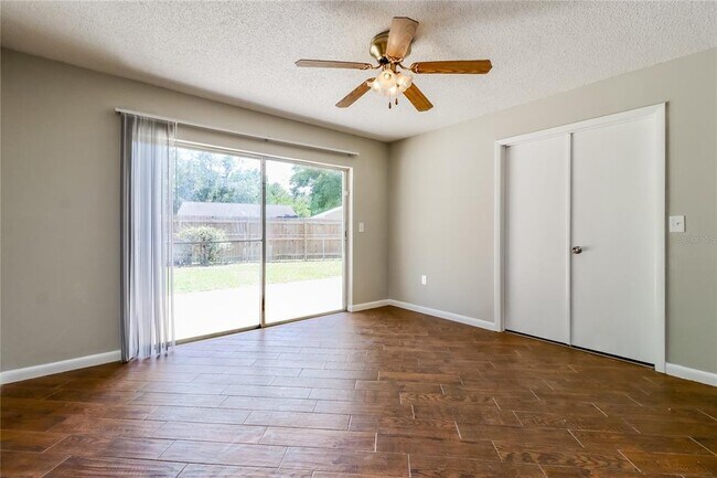 Building Photo - 2289 Crystalview Ct