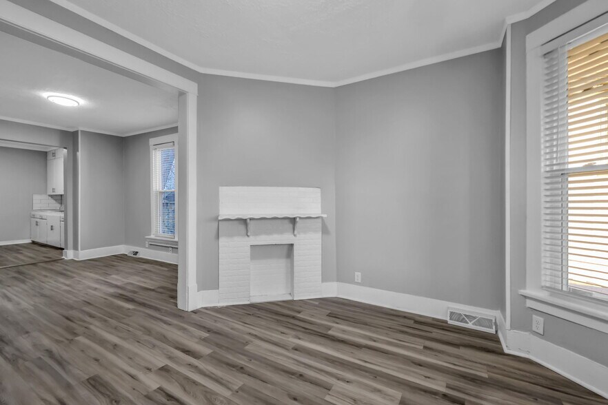 Building Photo - 3860 Dodge St