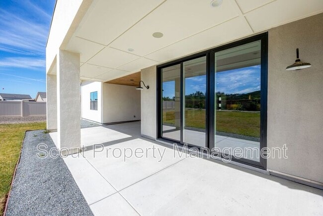 Building Photo - 32195 Daybrook Ter