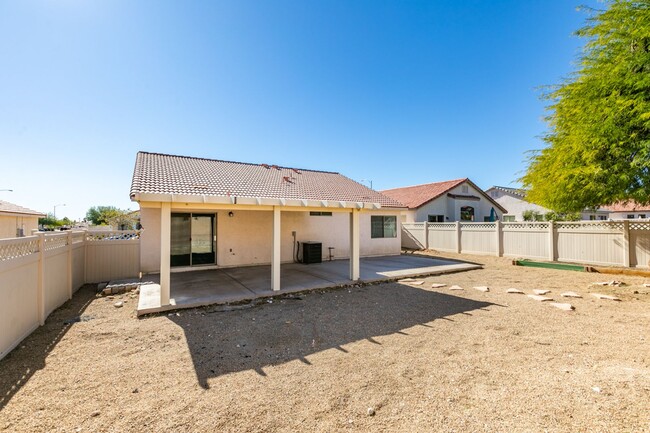 Building Photo - REMODELED 5 BEDROOM HOME IN NORTH LAS VEGAS