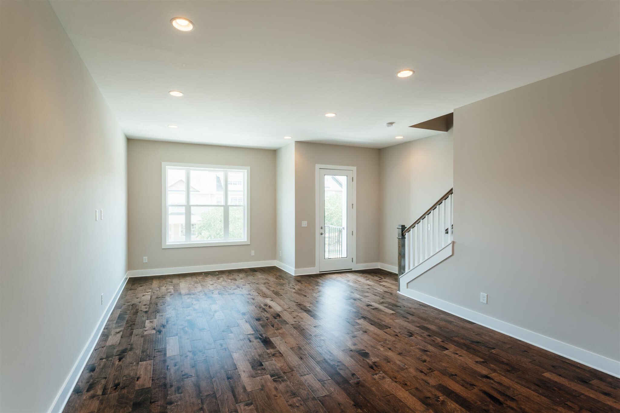 Building Photo - 504 Vernon Cir
