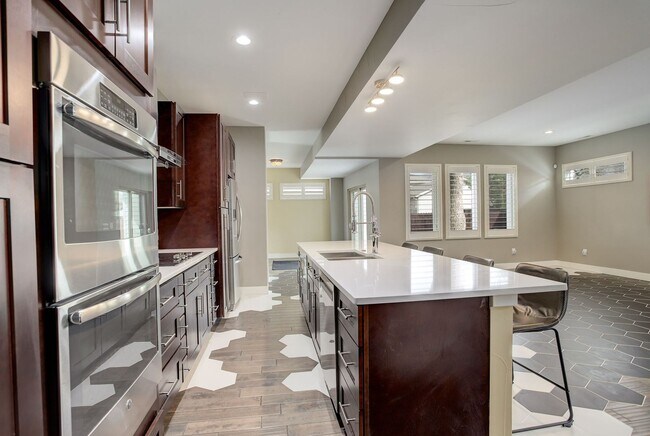 Building Photo - 4 Bedroom 3 Bath With Tons of Character Ne...