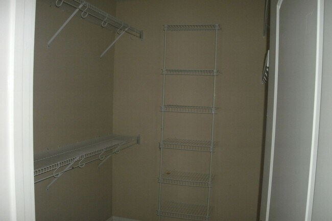 Building Photo - 3745 Savannah Way