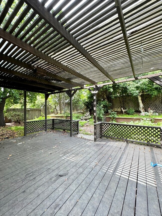 Building Photo - 5024 Rodeo Cir