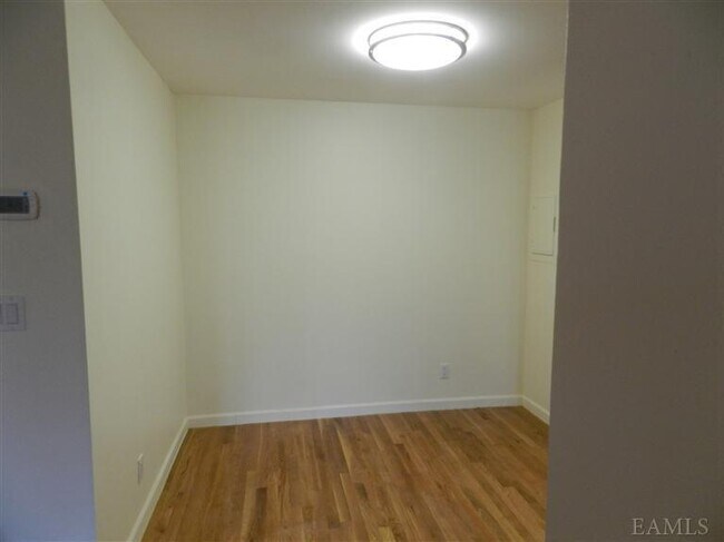 Building Photo - 108 Chateau Rive