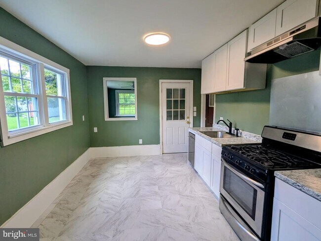 Building Photo - 2225 Williams Dr