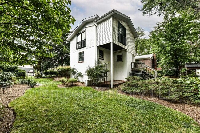 Building Photo - 419 S Barton St