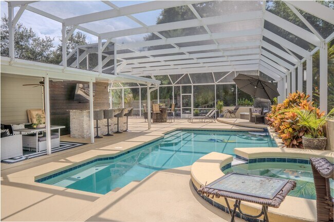 Building Photo - 33721 Spring Dr