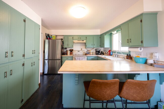 Building Photo - 1581 Woodside Ct NE