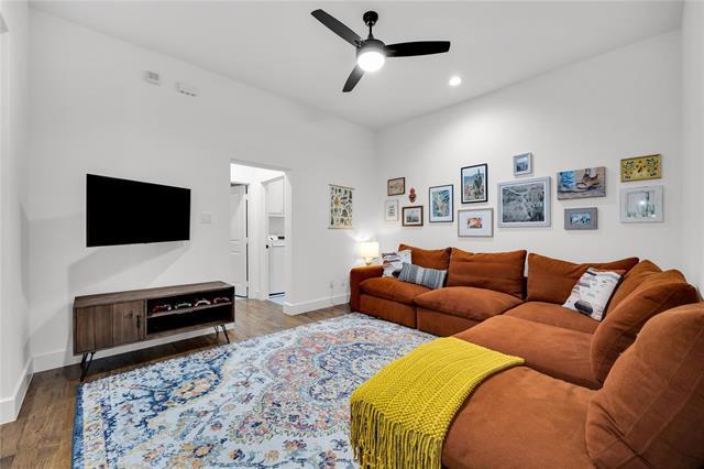 Building Photo - 8810 Groveland Dr