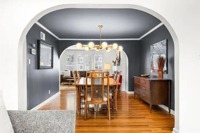 Building Photo - Stunning 3BR 3BA Fully Furnished Home w/ Granite Kitchen + Patio & Fenced Yard in Prairie Village