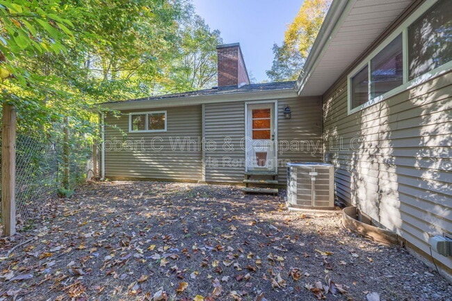 Building Photo - 451 Birch Mountain Rd