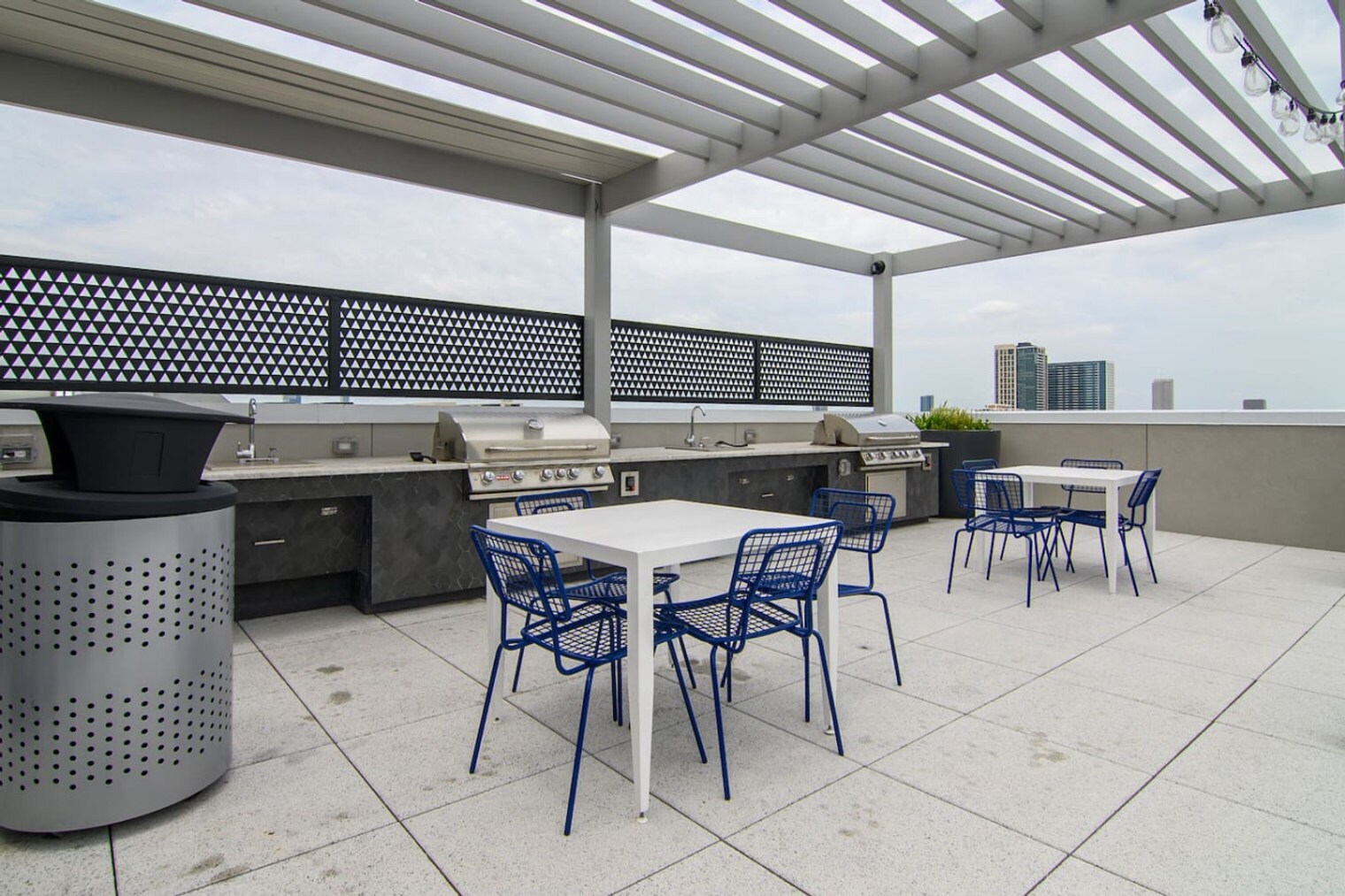 Building Photo - 701 Richmond Ave.