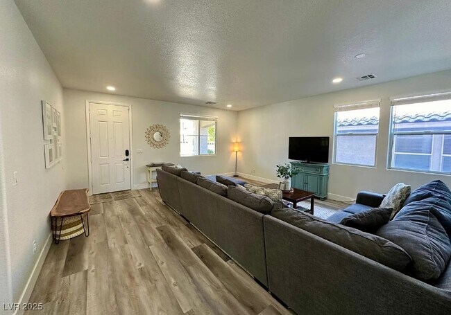 Building Photo - 11057 Village Ridge Ln
