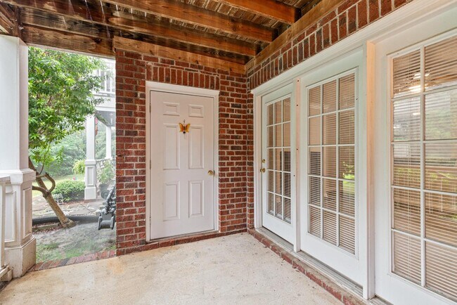 Building Photo - 390 Bubble Creek Ct