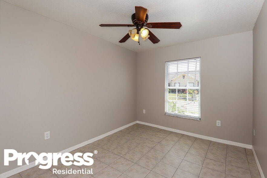 Building Photo - 213 Lookout Dr