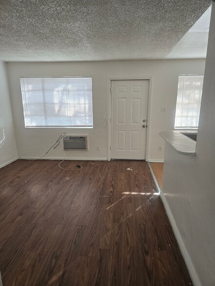 Building Photo - 708 Jackson Ave