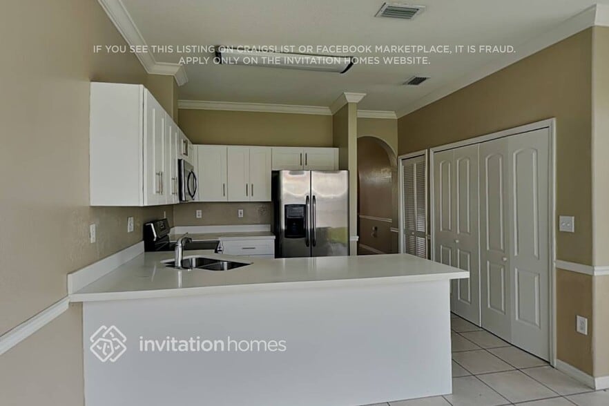 Building Photo - 16960 SW 141st Ave