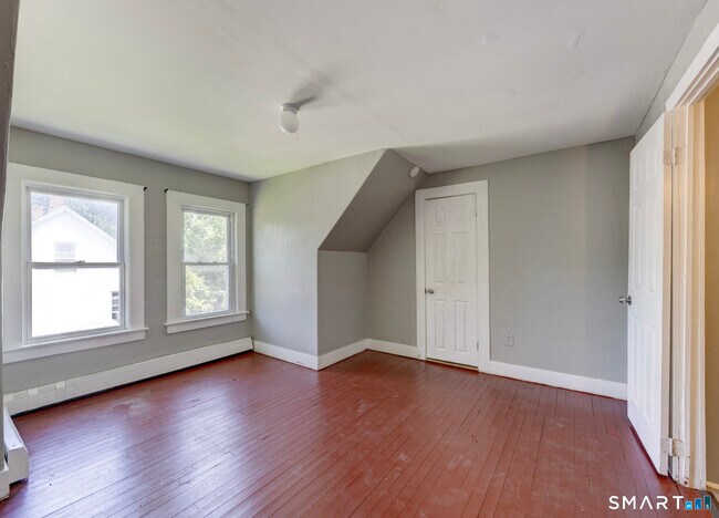 Building Photo - 85 Spruce St