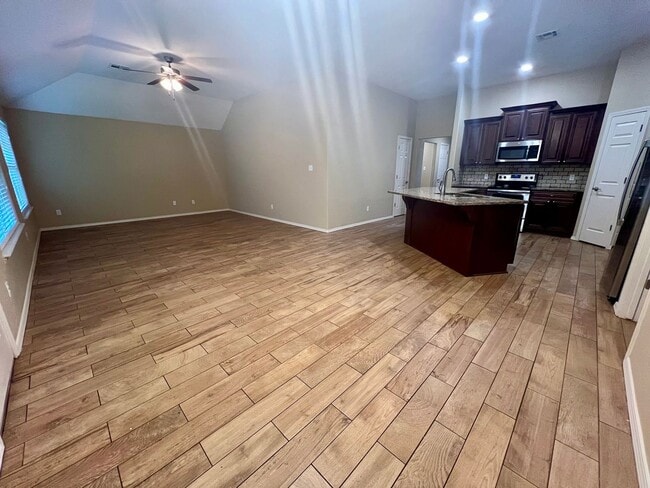 Building Photo - 514 Ridge Point Dr