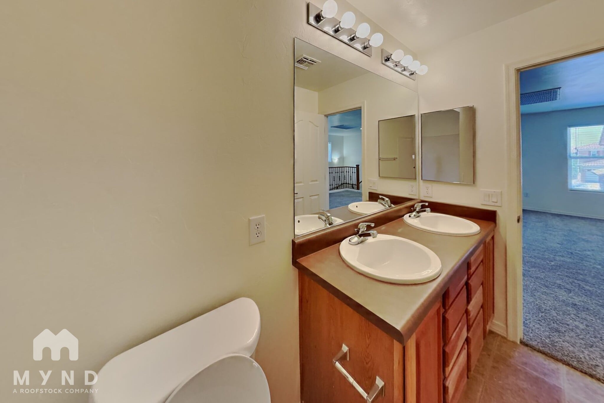 Building Photo - 7056 S GREENEYES Ln
