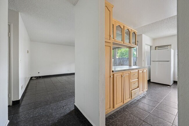 Building Photo - 5462 Adobe Falls Rd