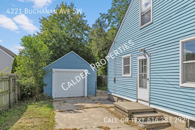 Building Photo - 4221 Buchanan Ave SW