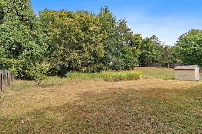 Building Photo - 1541 Cherry Tree Dr