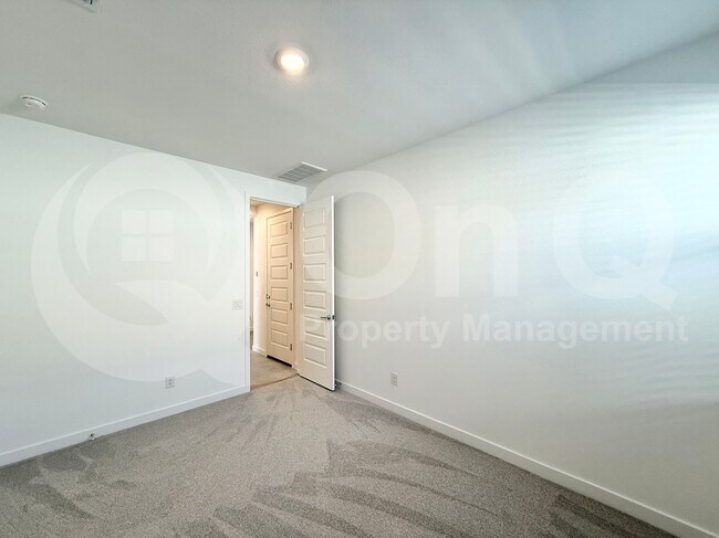 Building Photo - 9543 W Avalon Dr