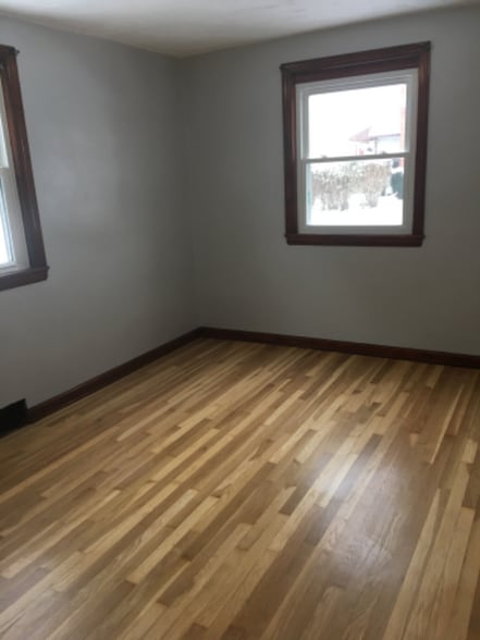 Building Photo - 5 Helen St