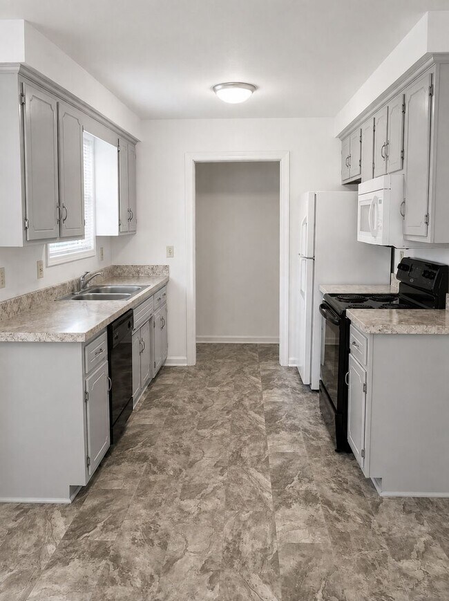 Building Photo - 2651 Derby Dr