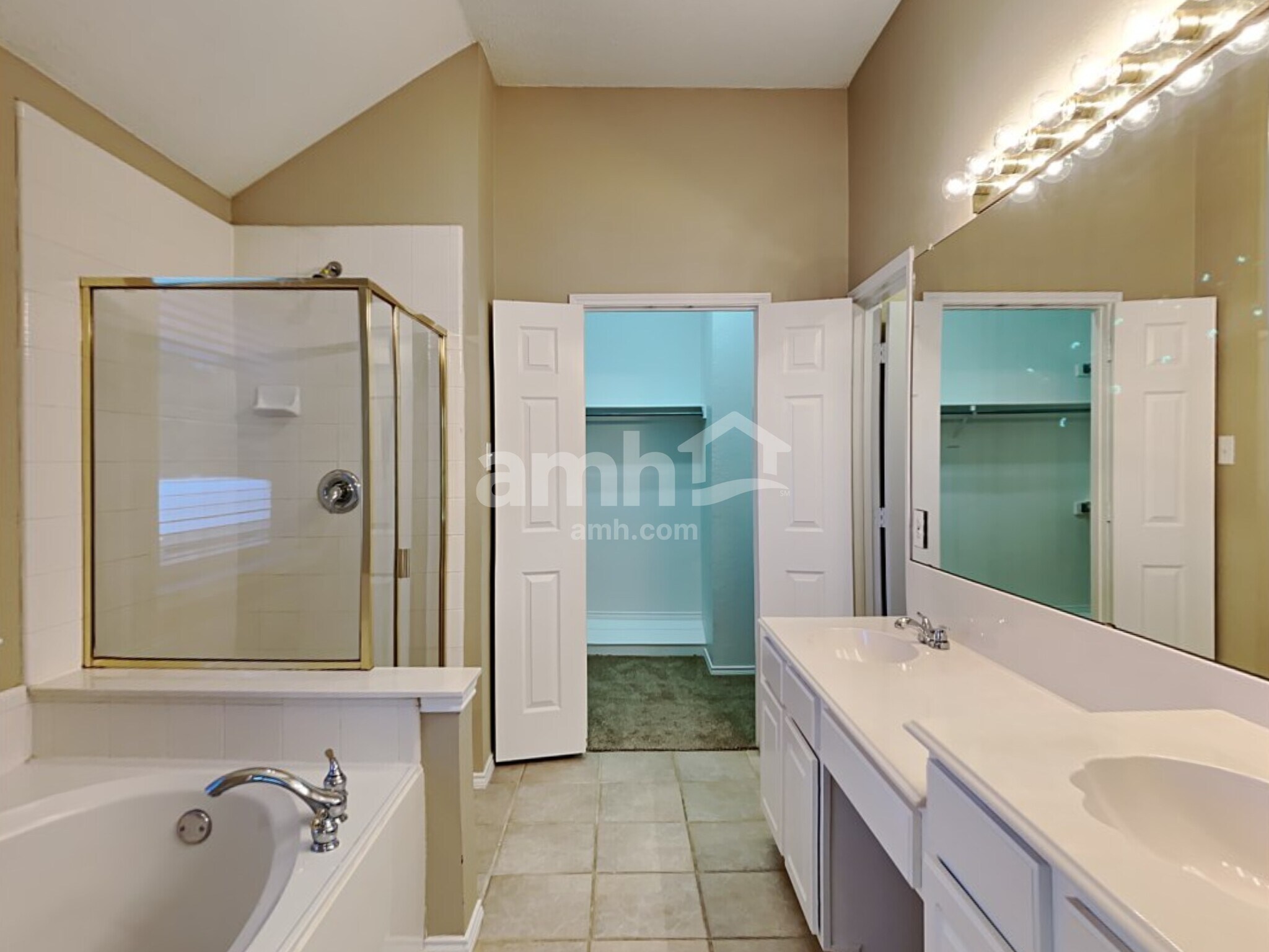 Building Photo - 6215 Hillside Ln