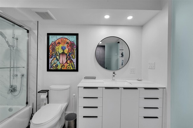 Building Photo - 405 N Ocean Blvd