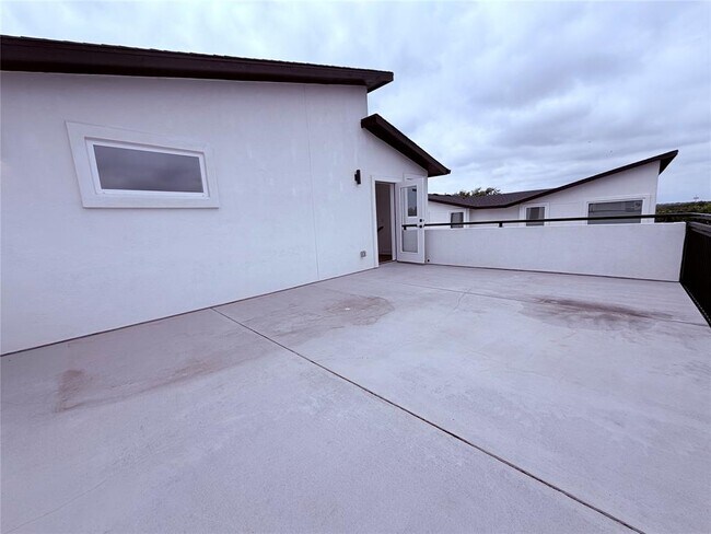 Building Photo - 1417 Kramer Ln