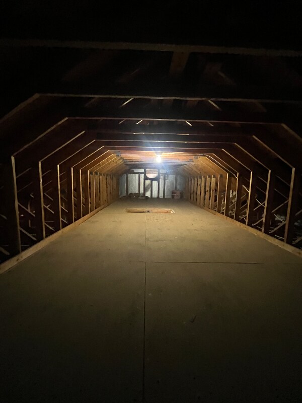 Building Photo - 120 Roy Dr