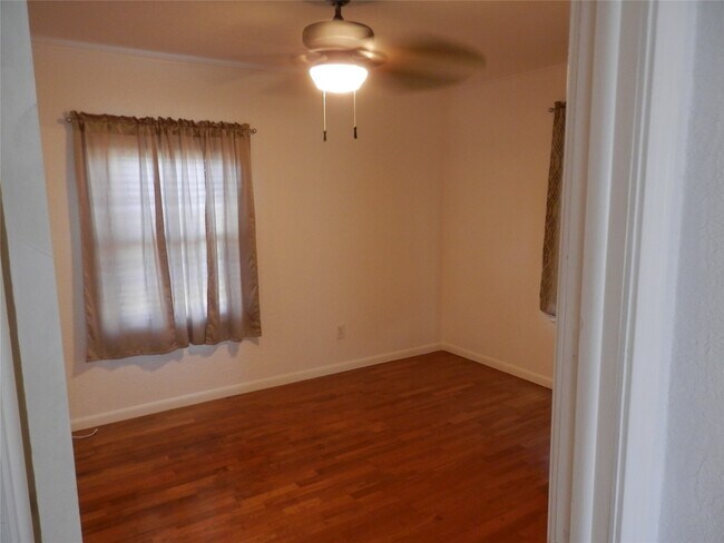 Building Photo - 124 17th St