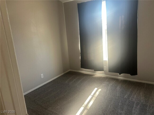 Building Photo - 948 Chaps Cir