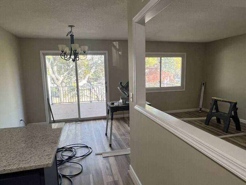 Building Photo - 4173 Sylvia Ln S