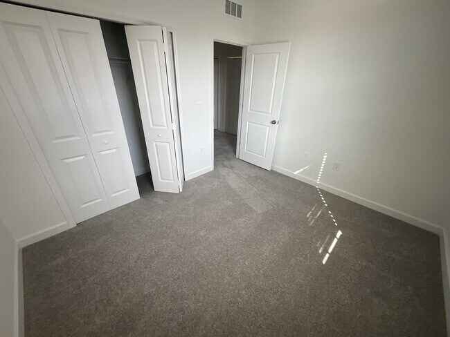 Building Photo - 14116 Gardeners Wy