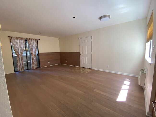 Building Photo - Spacious 1-Bedroom Condo in Prime Sunnyvale Location