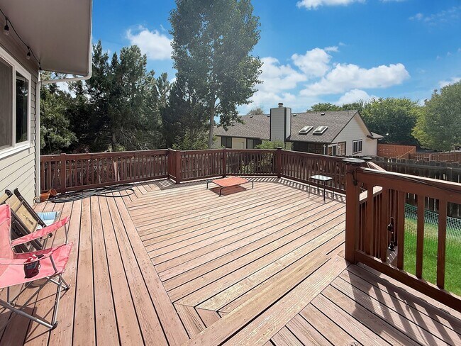 Building Photo - $0 DEPOSIT OPTION. SPACIOUS 4-BEDROOM CENT...