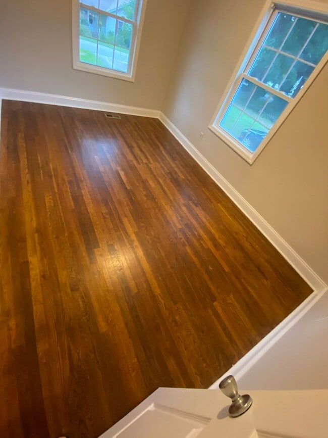 Building Photo - Charming 3 bedroom home in the heart of do...