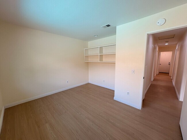 Building Photo - Rancho Cucamonga Gem – Stylish Single-Stor...