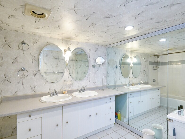 Building Photo - 18 Atherton Rd