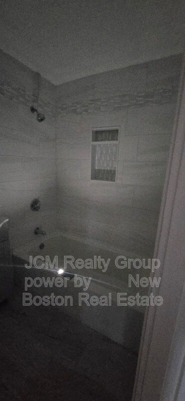 Building Photo - 86 Main St