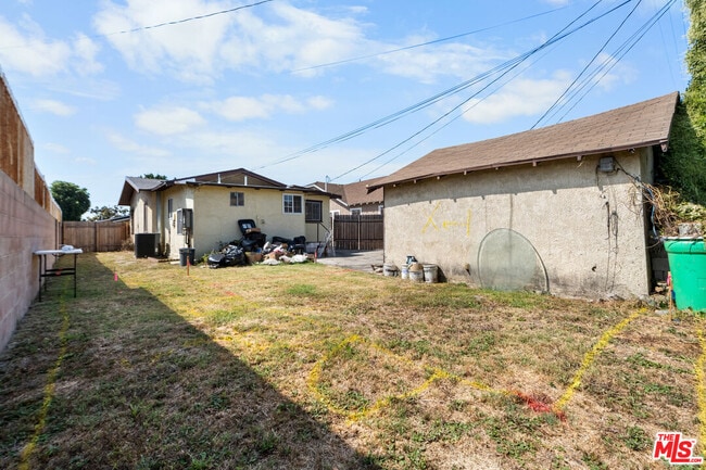 Building Photo - 1351 W 70th St