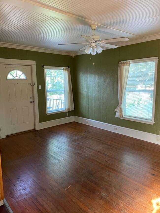 Building Photo - Great Studio Apartment in Highland - All b...