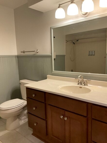 Building Photo - 419 Peachtree Cir