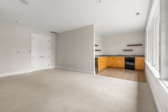 Building Photo - 16275 NE Eilers Rd