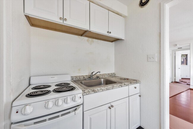 Building Photo - 6033 Foothill Blvd